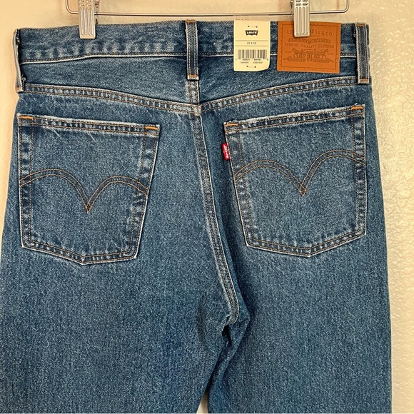 Levi’s Wedgie Straight Dark Wash Distressed Jeans NWT Size 29 - Picture 10 of 12